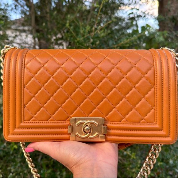 Chanel Old Medium Boy Handbag - Picture 6 of 14